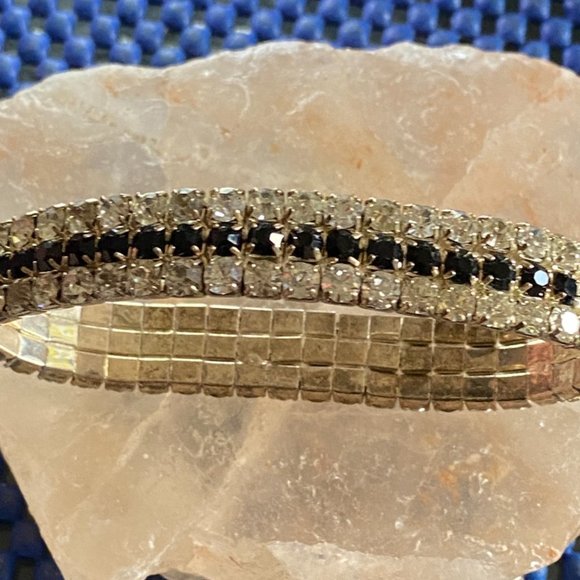 3 ROW SILVER RHINESTONE CRYSTAL STRETCH BRACELET BANGLE - Picture 4 of 5